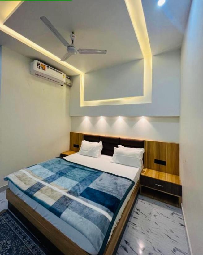 Lotus Palm Retreat - Full Villa Ujjain Exterior photo